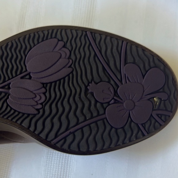 Vionic | Size 5 Womens (US) Brown and Purple Casual Wedge Heels - Picture 8 of 16